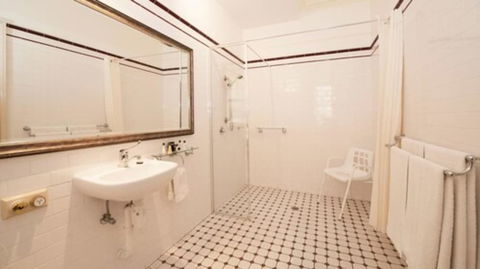 Cobb & Co Court Boutique Hotel - Surfers Paradise Gold Coast 5