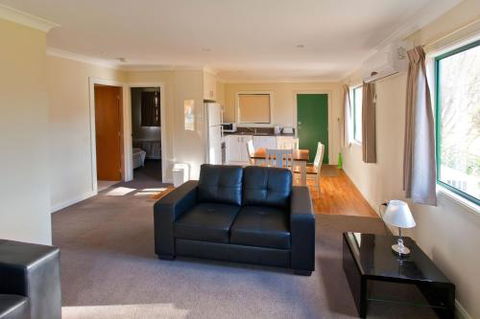 Wagga Wagga Beach Caravan Park - Surfers Paradise Gold Coast 4