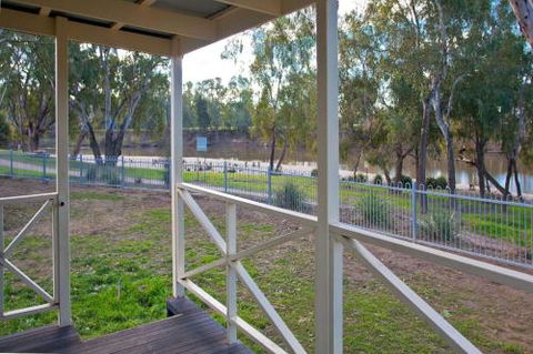Wagga Wagga Beach Caravan Park - Surfers Paradise Gold Coast 1