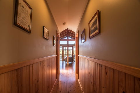 Cape Howe Cottages - Surfers Paradise Gold Coast 2
