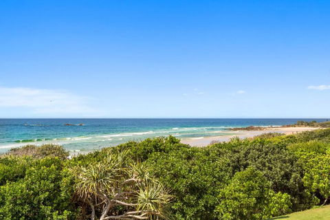 On The Beach At Hastings Point - Surfers Paradise Gold Coast 4