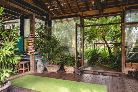 Albany Bali Style Accommodation - Surfers Paradise Gold Coast 0