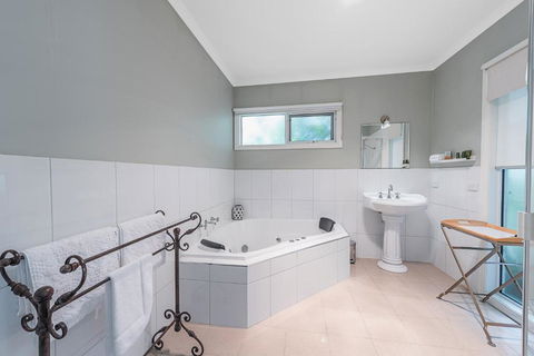 Amelina Cottages - Surfers Paradise Gold Coast 2