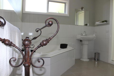 Amelina Cottages - Surfers Paradise Gold Coast 3