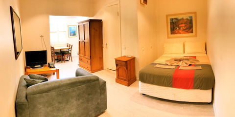 The Manly Lodge Boutique Hotel - Surfers Paradise Gold Coast 1