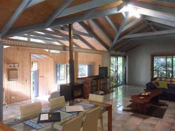 Treetops Accommodation Montville - Surfers Paradise Gold Coast 0