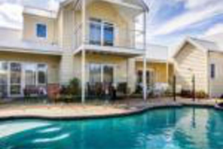 Aspendale VIC Surfers Paradise Gold Coast