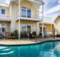 Seaside Spa Retreat - Surfers Paradise Gold Coast