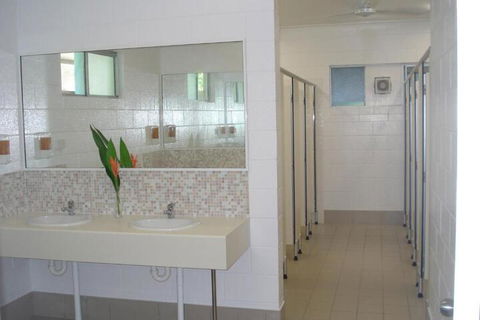 Absolute Backpackers Mission Beach - Surfers Paradise Gold Coast 5