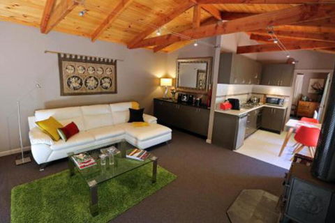 Mirkwood Forest Self Contained Spa Cottages - Surfers Paradise Gold Coast 0