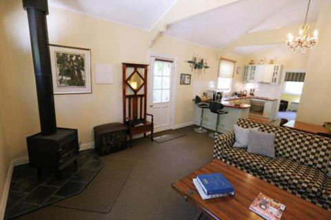 Mirkwood Forest Self Contained Spa Cottages - Surfers Paradise Gold Coast 4