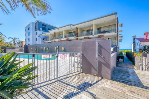 On The Beach Resort Bribie Island - Surfers Paradise Gold Coast 3