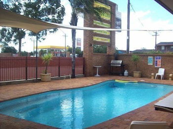 Cobar Town And Country Motor Inn - Surfers Paradise Gold Coast 1