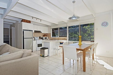 De Angelis Beach House - Surfers Paradise Gold Coast 4