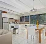 De Angelis Beach House - Surfers Paradise Gold Coast