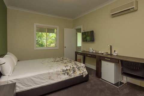Hampton Court Apartments - Surfers Paradise Gold Coast 5