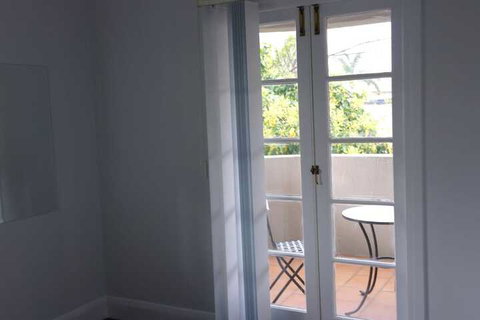 Hampton Court Apartments - Surfers Paradise Gold Coast 4
