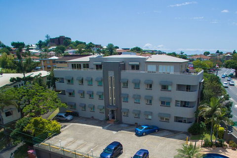 Hampton Court Apartments - Surfers Paradise Gold Coast 1