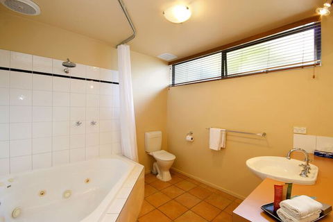 Chatby Lane Lorne - Surfers Paradise Gold Coast 3