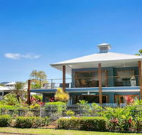Reeflections Beachfront Holiday House - Surfers Paradise Gold Coast