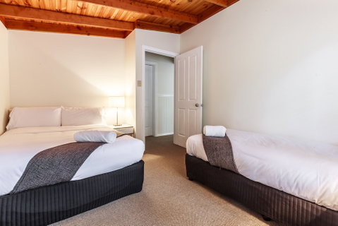 The Cottages At Hepburn Springs - Surfers Paradise Gold Coast 1