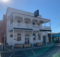Yarrawonga Hotel - Surfers Paradise Gold Coast