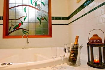 Woolrich Historic Garden Cottage - Surfers Paradise Gold Coast 3