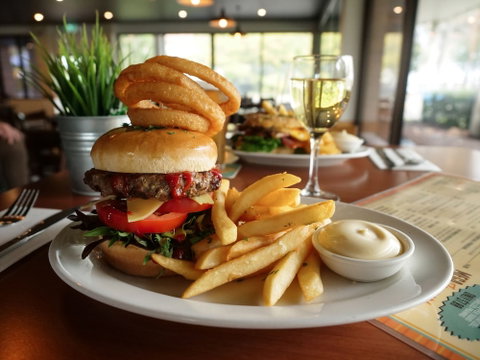 Bribie Island Hotel - Surfers Paradise Gold Coast 5