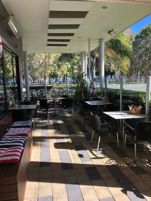 Bribie Island Hotel - Surfers Paradise Gold Coast 3
