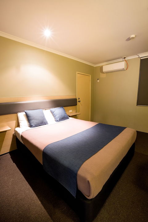 Lakeview Hotel Motel - Surfers Paradise Gold Coast 5