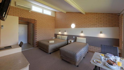 Tenterfield Motor Inn - Surfers Paradise Gold Coast 2