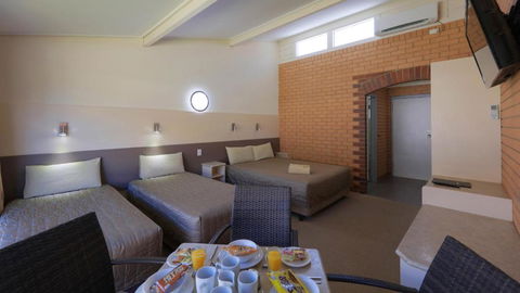 Tenterfield Motor Inn - Surfers Paradise Gold Coast 6