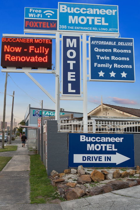 Buccaneer Motel Pet Friendly - Surfers Paradise Gold Coast 0