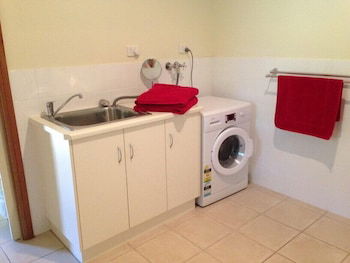 Clarevale Cottage B&B - Surfers Paradise Gold Coast 0