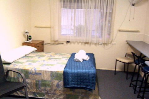 Affordable Gold City Motel - Surfers Paradise Gold Coast 2