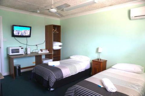 Warners Bay Hotel - Surfers Paradise Gold Coast 6