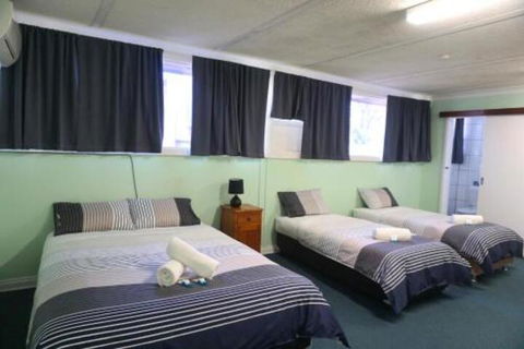 Warners Bay Hotel - Surfers Paradise Gold Coast 4