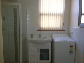 Longbeach Apartments Coffin Bay - Surfers Paradise Gold Coast 3