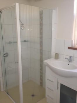 Longbeach Apartments Coffin Bay - Surfers Paradise Gold Coast 1