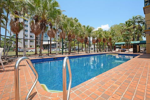 Peninsula Apartments Darwin - Surfers Paradise Gold Coast 2
