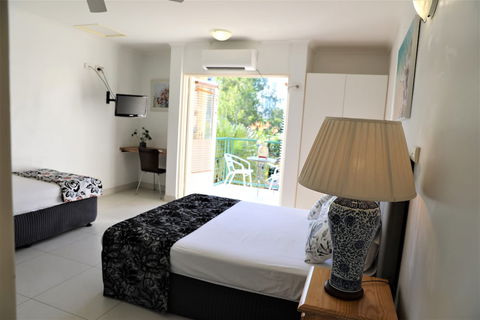 Peninsula Apartments Darwin - Surfers Paradise Gold Coast 6