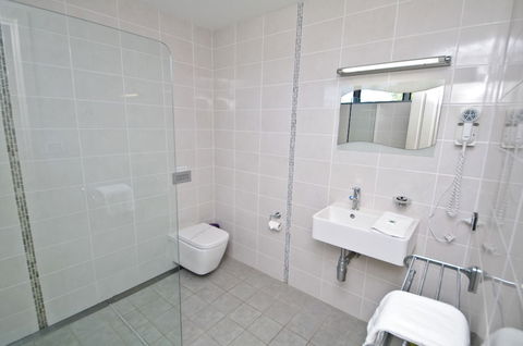 Sun Worship Crescent Head - Surfers Paradise Gold Coast 4