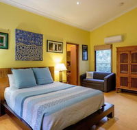 Five Bimba Tractor House - Surfers Paradise Gold Coast