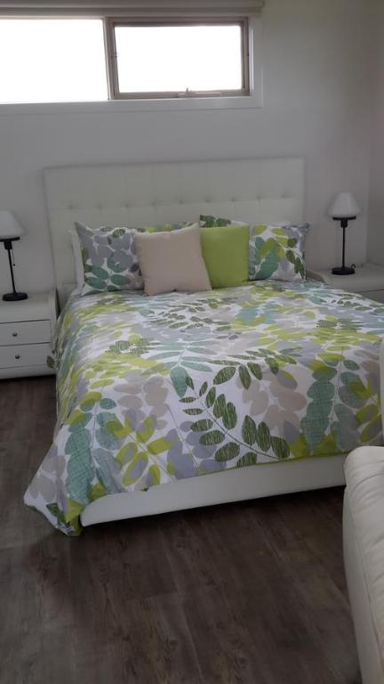 Bass Coast Country Cottages - Surfers Paradise Gold Coast 2