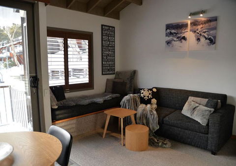 CHILL OUT At THREDBO - Surfers Paradise Gold Coast 6