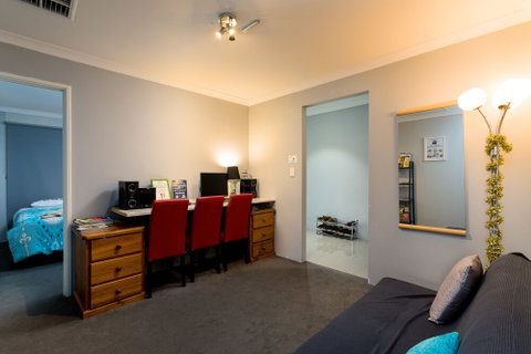 Rainbow Dream House PERTH Holiday Home - Surfers Paradise Gold Coast 1