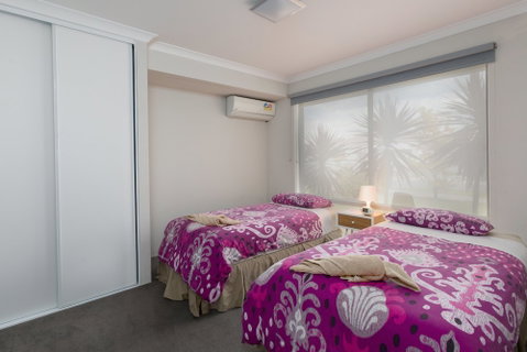 Rainbow Dream House PERTH Holiday Home - Surfers Paradise Gold Coast 5