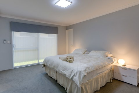 Rainbow Dream House PERTH Holiday Home - Surfers Paradise Gold Coast 6