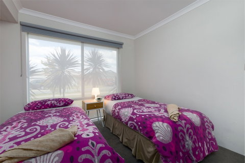 Rainbow Dream House PERTH Holiday Home - Surfers Paradise Gold Coast 4