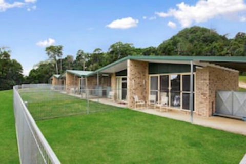 Tailwaggers Rainforest Retreat - Surfers Paradise Gold Coast 0